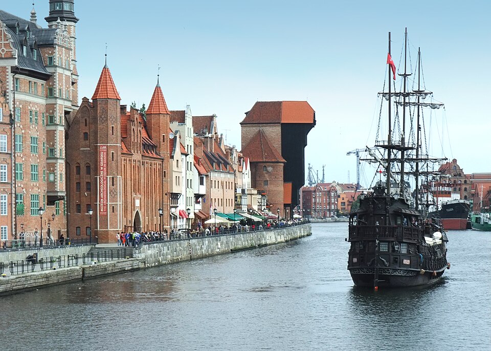 Długie Pobrzeże waterfront on the Motława river in Gdańsk